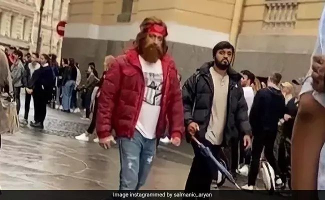 टाइगर 3 के सेट से वायरल हुई सलमान खान की फोटो... टाइगर 3 के सेट से वायरल हुई सलमान खान की फोटो...