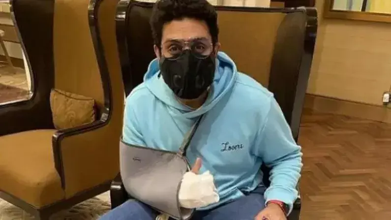 सर्जरी होने के बाद काम पर लौटे अभिषेक बच्चन, पोस्ट शेयर कर फैंस को कहा शुक्रिया सर्जरी होने के बाद काम पर लौटे अभिषेक बच्चन, पोस्ट शेयर कर फैंस को कहा शुक्रिया