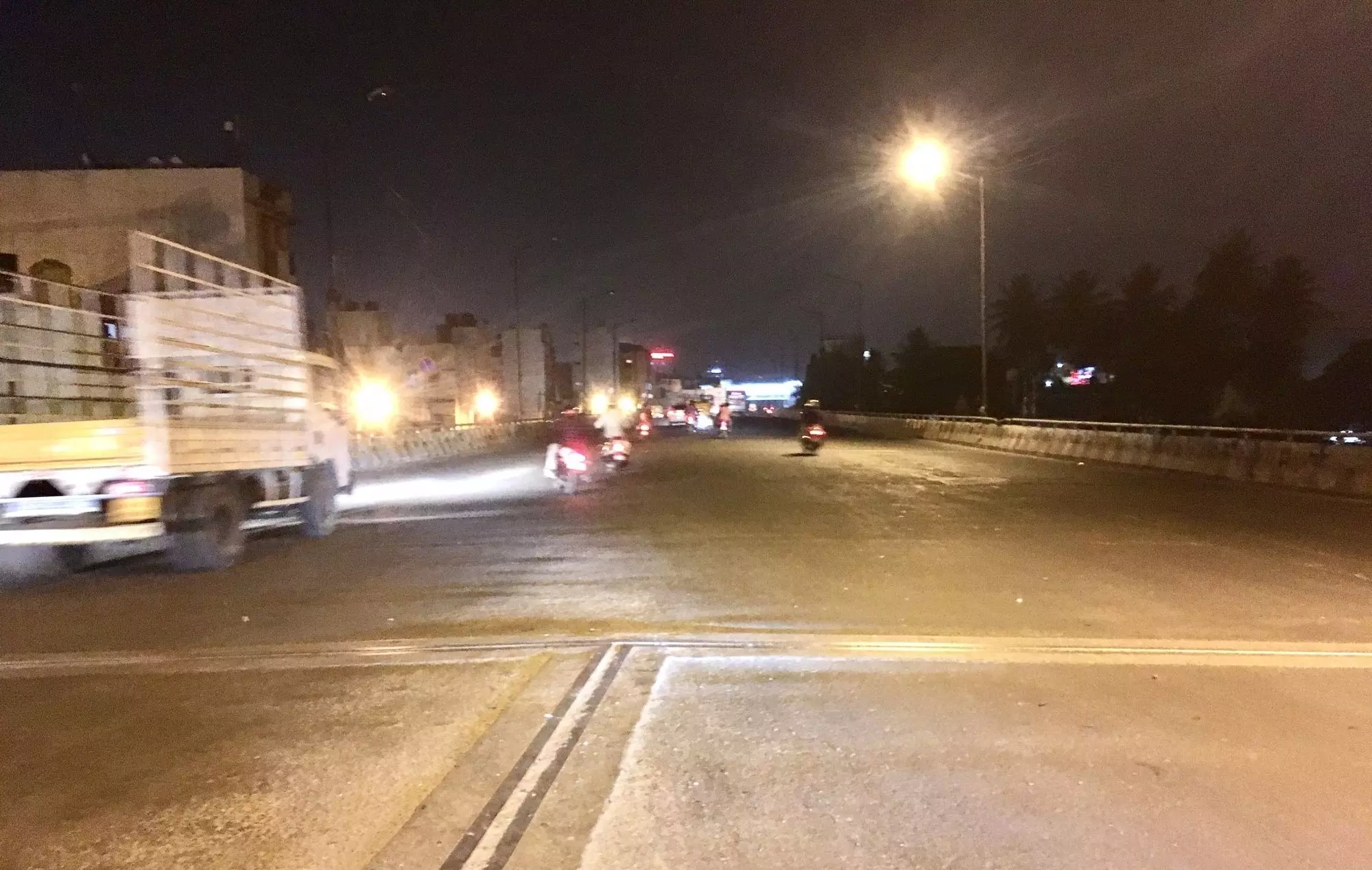 यूपी में नाइट कर्फ्यू होगा और सख्त, केरल-महाराष्ट्र में कोरोना के मामले बढ़ने पर CM योगी ने दिया यह आदेश यूपी में नाइट कर्फ्यू होगा और सख्त, केरल-महाराष्ट्र में कोरोना के मामले बढ़ने पर CM योगी ने दिया यह आदेश