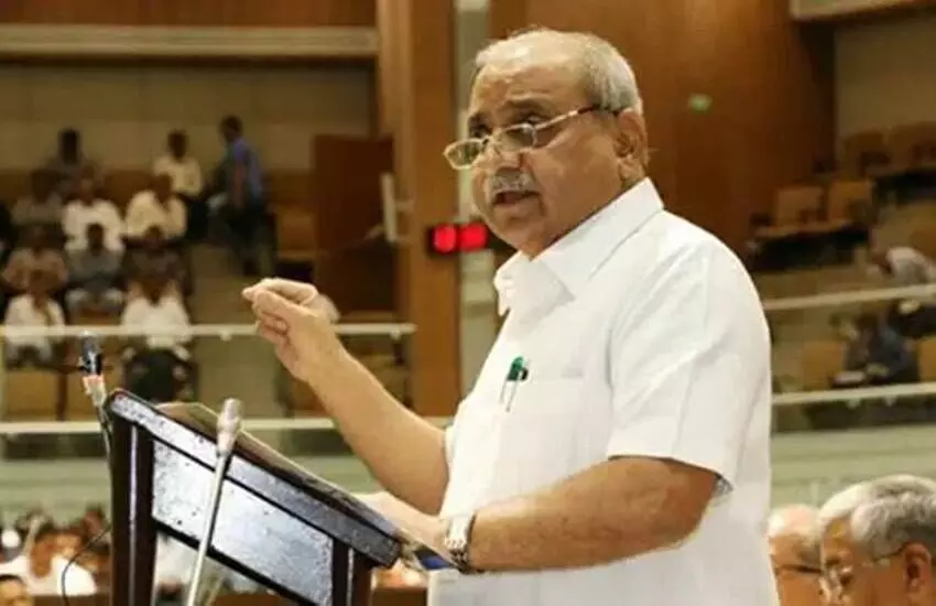 गुजरात के उप मुख्यमंत्री नितिन पटेल बोले बहुसंख्यक हिंदू के कारण ही चल रहा भारत का संविधान गुजरात के उप मुख्यमंत्री नितिन पटेल बोले बहुसंख्यक हिंदू के कारण ही चल रहा भारत का संविधान