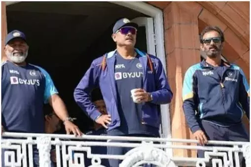 टीम इंडिया के हेड कोच रवि शास्त्री की पॉजिटिव आयी कोरोना रिपोर्ट टीम इंडिया के हेड कोच रवि शास्त्री की पॉजिटिव आयी कोरोना रिपोर्ट