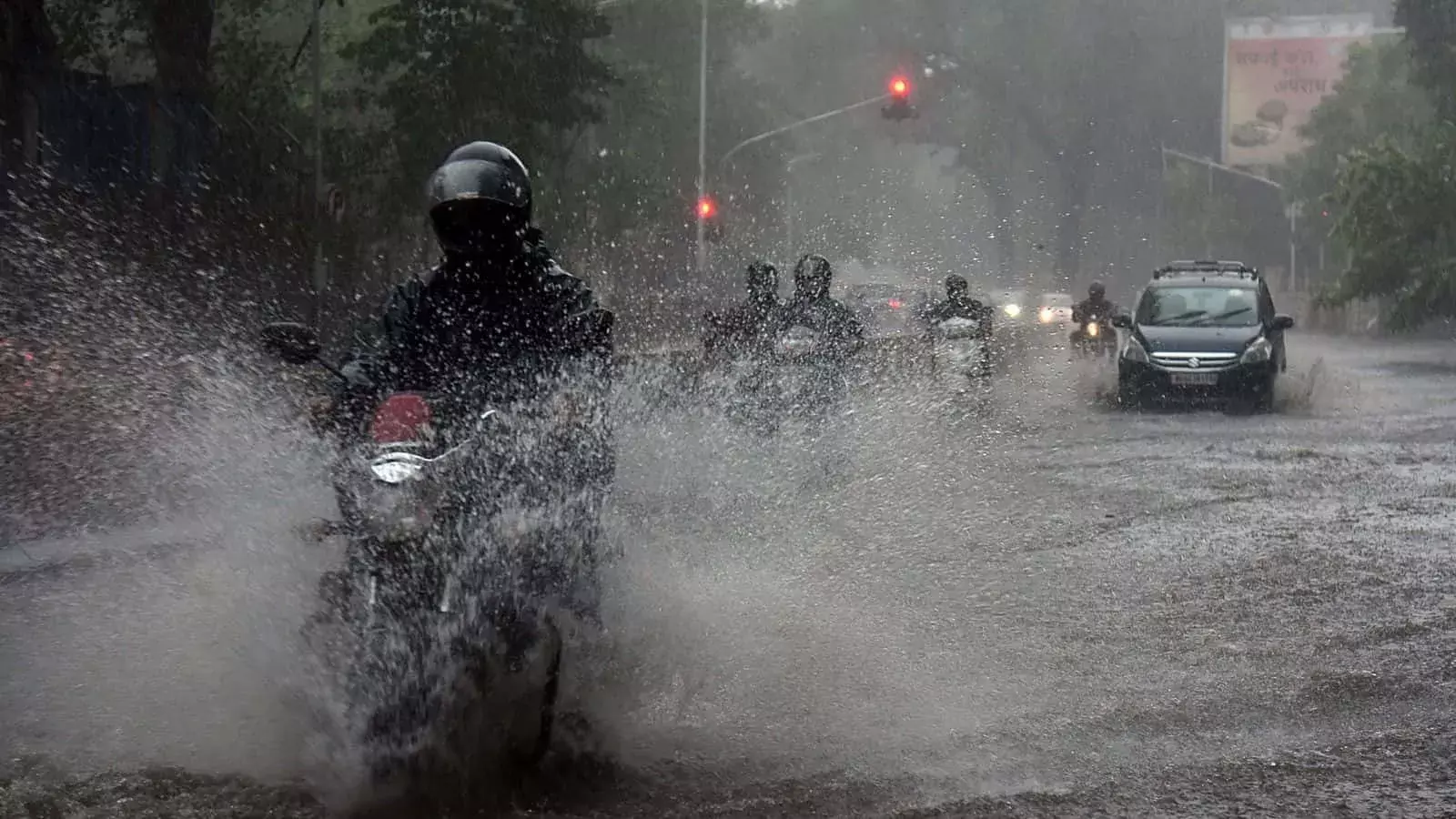 рдпреВрдкреА рдХреЗ рдЗрди рдЗрд▓рд╛рдХреЛрдВ рдореЗрдВ рдЖрдЬ рдФрд░ рдХрд▓ рднрд╛рд░реА рдмрд╛рд░рд┐рд╢ рдХреА рд╕рдВрднрд╛рд╡рдирд╛ рдпреВрдкреА рдХреЗ рдЗрди рдЗрд▓рд╛рдХреЛрдВ рдореЗрдВ рдЖрдЬ рдФрд░ рдХрд▓ рднрд╛рд░реА рдмрд╛рд░рд┐рд╢ рдХреА рд╕рдВрднрд╛рд╡рдирд╛