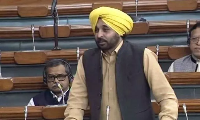 पंजाब विधानसभा चुनाव के मुख्यमंत्री चेहरे को घोषित न करने पर भड़के भगवंत मान पंजाब विधानसभा चुनाव के मुख्यमंत्री चेहरे को घोषित न करने पर भड़के भगवंत मान
