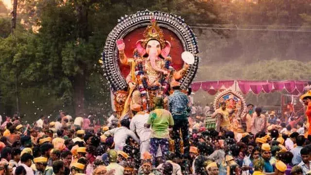 इस साल गणेश चतुर्थी पर नहीं होगा कोई सार्वजनिक आयोजन, योगी सरकार का आदेश इस साल गणेश चतुर्थी पर नहीं होगा कोई सार्वजनिक आयोजन, योगी सरकार का आदेश