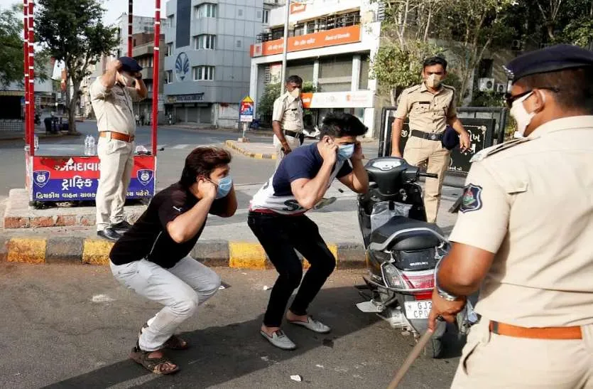 यूपी के 13 शहरों में नियम तोड़ने पर कटेगें केवल ई-चालान यूपी के 13 शहरों में नियम तोड़ने पर कटेगें केवल ई-चालान