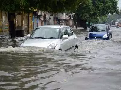 लखनऊ समेत उत्तर प्रदेश के कई जिलों में भारी बारिश