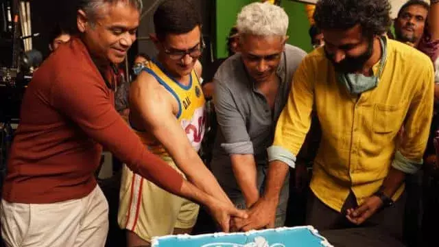 рдЖрдорд┐рд░ рдЦрд╛рди рдФрд░ рдХрд░реАрдирд╛ рдХрдкреВрд░ рд╕реНрдЯрд╛рд░рд░ рд▓рд╛рд▓ рд╕рд┐рдВрд╣ рдЪрдбреНрдврд╛ рдХрд╛ рд╢реВрдЯ рд╣реБрдЖ рдкреВрд░рд╛ рдЖрдорд┐рд░ рдЦрд╛рди рдФрд░ рдХрд░реАрдирд╛ рдХрдкреВрд░ рд╕реНрдЯрд╛рд░рд░ рд▓рд╛рд▓ рд╕рд┐рдВрд╣ рдЪрдбреНрдврд╛ рдХрд╛ рд╢реВрдЯ рд╣реБрдЖ рдкреВрд░рд╛