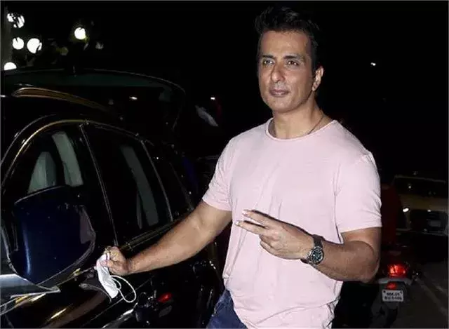 आयकर विभाग का बयान सोनू सूद 20 करोड़ से ज्यादा की टैक्स चोरी में शामिल आयकर विभाग का बयान सोनू सूद 20 करोड़ से ज्यादा की टैक्स चोरी में शामिल