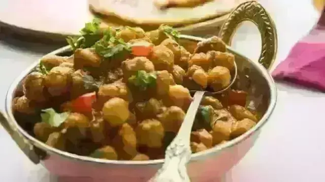 शाम की चाय के साथ खाएं हेल्दी स्नैक्स काबुली चना चिली, जानें रेसिपी शाम की चाय के साथ खाएं हेल्दी स्नैक्स काबुली चना चिली, जानें रेसिपी
