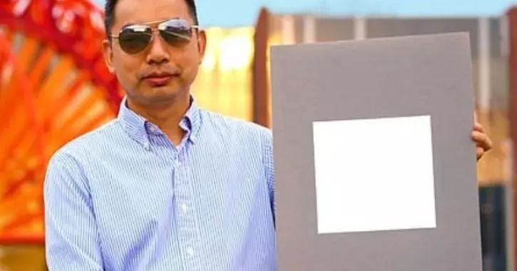 ग्लोबल वार्मिंग से लड़ने के लिए वैज्ञानिकों ने बनाया खास सफेद पेंट, गर्मियों में भी घर को रखेगा ठंडा ग्लोबल वार्मिंग से लड़ने के लिए वैज्ञानिकों ने बनाया खास सफेद पेंट, गर्मियों में भी घर को रखेगा ठंडा