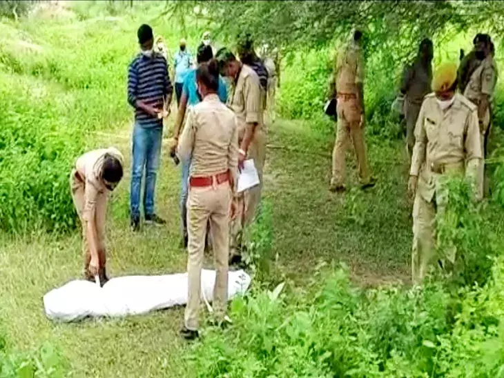 झांसी: पिता ने की अपनी नाबालिक बच्ची की हत्या झांसी: पिता ने की अपनी नाबालिक बच्ची की हत्या