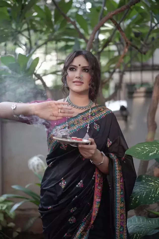 टीवी की नायिकाओं ने बताये नवरात्रि के नौ दिनों में पूजा के महत्व टीवी की नायिकाओं ने बताये नवरात्रि के नौ दिनों में पूजा के महत्व