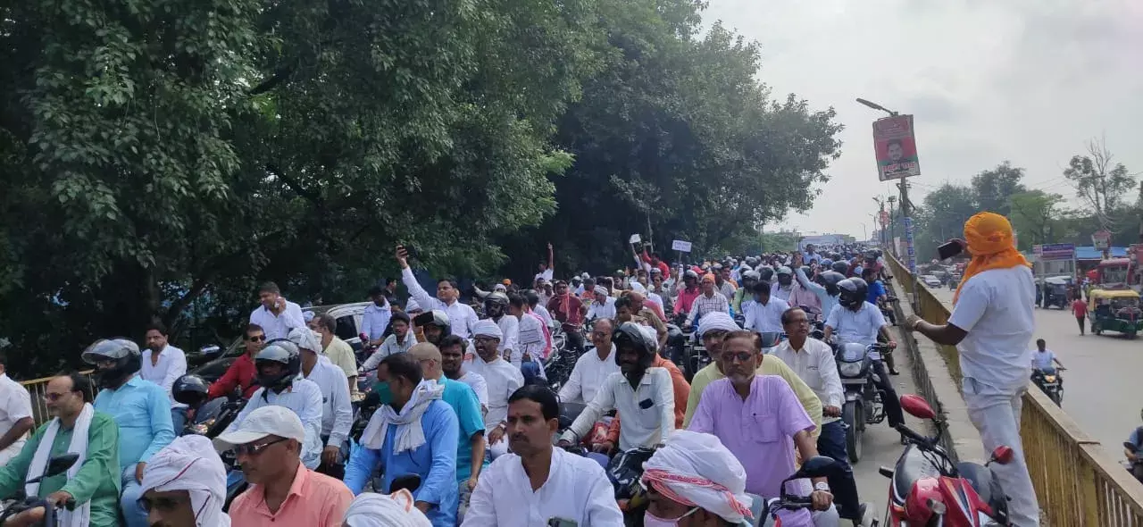 बाइक जुलूस निकालकर कर्मचारियों ने सौंपा 17 सूत्रीय मांग पत्र बाइक जुलूस निकालकर कर्मचारियों ने सौंपा 17 सूत्रीय मांग पत्र