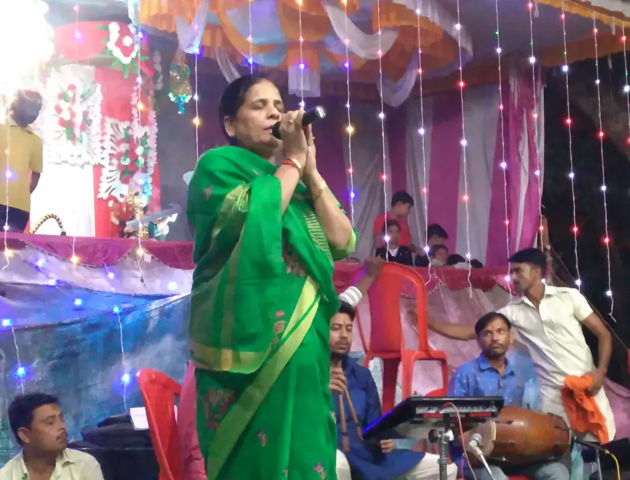 नगर पालिका अध्यक्ष ने पूजा अर्चना कर किया जागरण का शुभारंभ नगर पालिका अध्यक्ष ने पूजा अर्चना कर किया जागरण का शुभारंभ