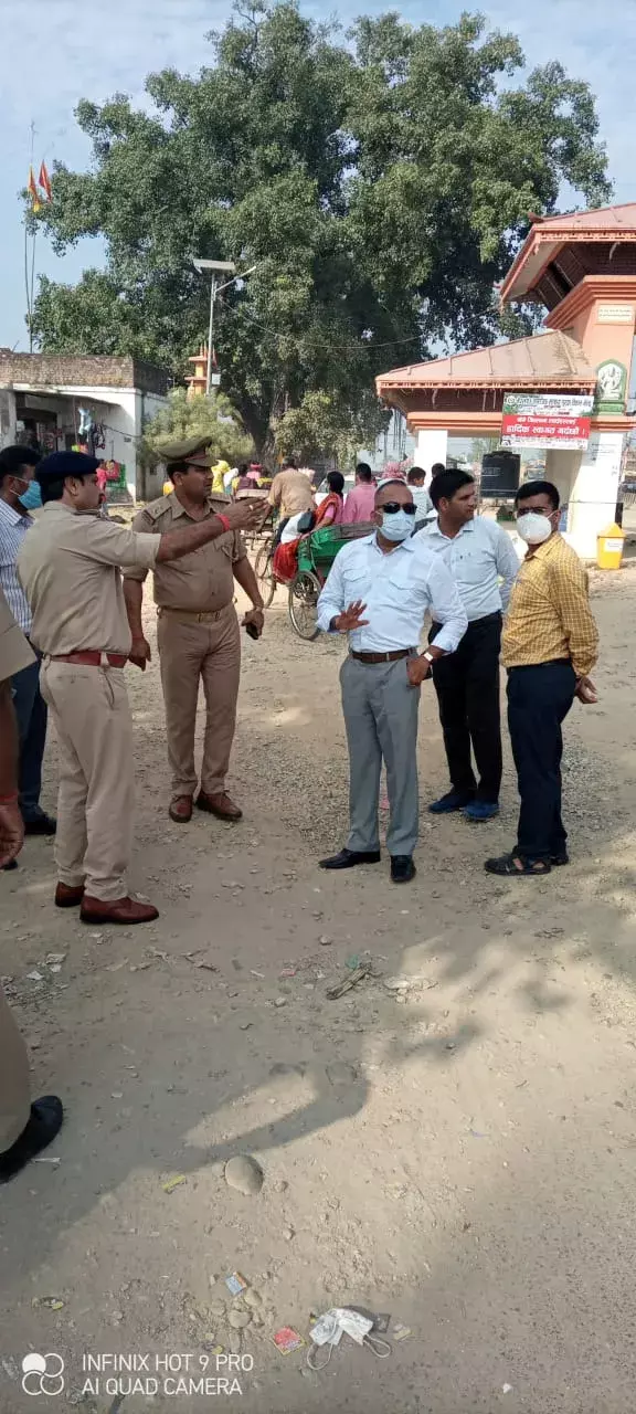 पुलिस कमिश्नर व आईजी देवीपाटन मंडल ने भारत नेपाल सीमा का किया औचक निरिक्षण पुलिस कमिश्नर व आईजी देवीपाटन मंडल ने भारत नेपाल सीमा का किया औचक निरिक्षण