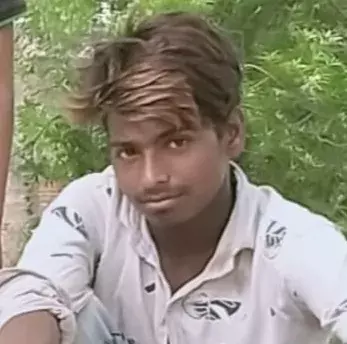 कंटेनर की टक्कर से बुलेट सवार दो युवकों की मौत....... कंटेनर की टक्कर से बुलेट सवार दो युवकों की मौत.......