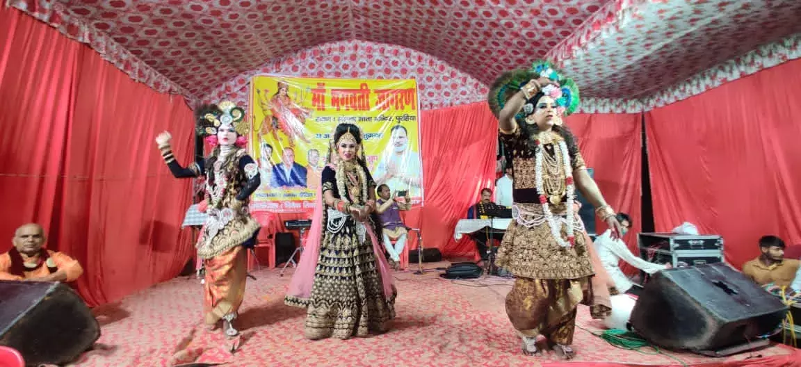 माता के जयघोष के साथ जमकर झूमे भक्त माता के जयघोष के साथ जमकर झूमे भक्त