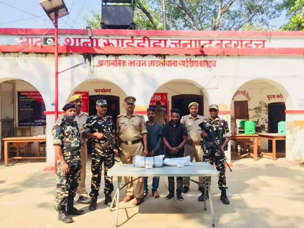 भारत नेपाल सीमा पर 3 किलो 400 ग्राम चरस के साथ दो नेपाली  गिरफ्तार