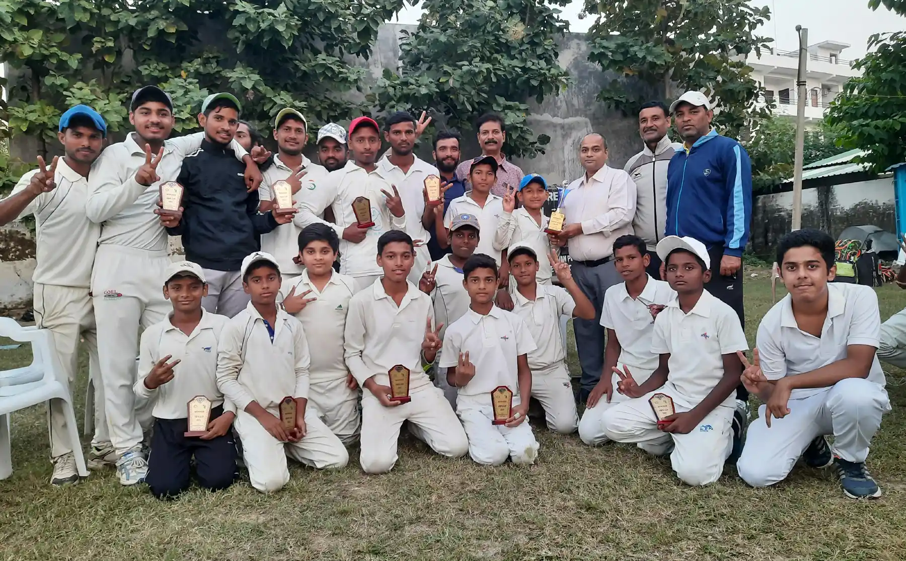 विष्णु भगवान पब्लिक स्कूल ने जीती सीरीज  आशुतोष बेस्ट बैट्समैन, मोनू बेस्ट बालर एवं मैन ऑफ दि मैच विष्णु भगवान पब्लिक स्कूल ने जीती सीरीज  आशुतोष बेस्ट बैट्समैन, मोनू बेस्ट बालर एवं मैन ऑफ दि मैच