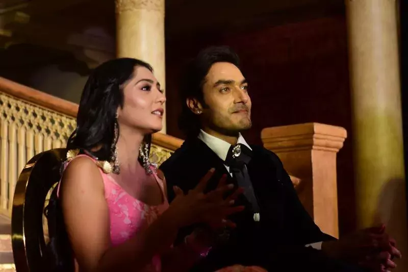 तेरे बिना जिया जाए ना में परीकथा वाला रोमांस तेरे बिना जिया जाए ना में परीकथा वाला रोमांस