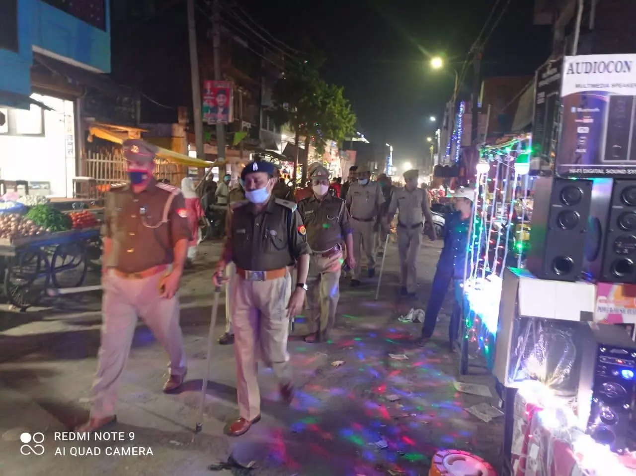 अपर पुलिस अधीक्षक अपर पुलिस अधीक्षक बीसी दुबे ने धनतेरस दीपावली को लेकर बाजारों में फ्लैग मार्च किया
