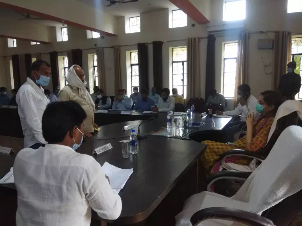 लोगों की समस्याओं का जल्द से जल्द निस्तारण हो-डीएम लोगों की समस्याओं का जल्द से जल्द निस्तारण हो-डीएम