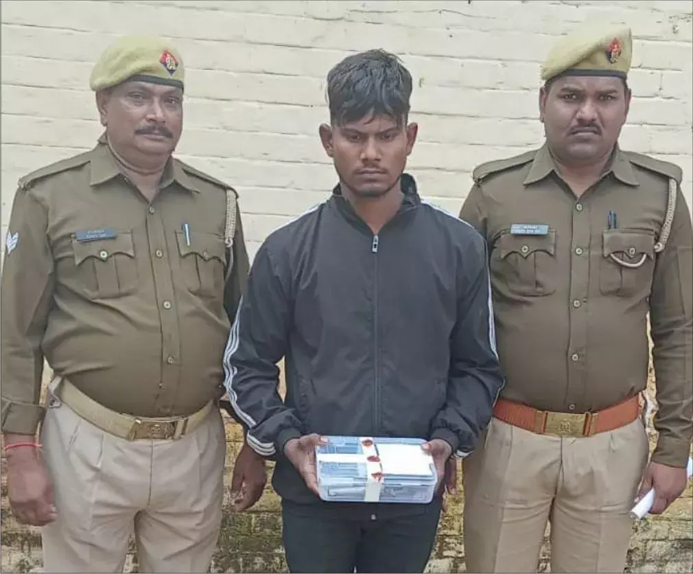 अवैध तमंचा कारतूस के साथ अभियुक्त गिरफ्तार अवैध तमंचा कारतूस के साथ अभियुक्त गिरफ्तार