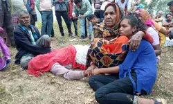 рдмрд╛рд▓рд╛рдШрд╛рдЯ рдореЗрдВ рдирдХреНрд╕рд▓рд┐рдпреЛрдВ рдиреЗ 2 рдЧреНрд░рд╛рдореАрдгреЛрдВ рдХреЛ рдореБрдЦрдмрд┐рд░реА рдХреЗ рд╢рдХ рдореЗрдВ рдорд╛рд░ рдбрд╛рд▓рд╛, рдкрд░реНрдЪреЗ рдлреЗрдВрдХ рджреА рдЪреЗрддрд╛рд╡рдиреА рдмрд╛рд▓рд╛рдШрд╛рдЯ рдореЗрдВ рдирдХреНрд╕рд▓рд┐рдпреЛрдВ рдиреЗ 2 рдЧреНрд░рд╛рдореАрдгреЛрдВ рдХреЛ рдореБрдЦрдмрд┐рд░реА рдХреЗ рд╢рдХ рдореЗрдВ рдорд╛рд░ рдбрд╛рд▓рд╛, рдкрд░реНрдЪреЗ рдлреЗрдВрдХ рджреА рдЪреЗрддрд╛рд╡рдиреА