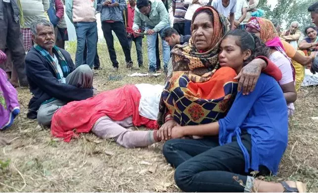 बालाघाट में नक्सलियों ने 2 ग्रामीणों को मुखबिरी के शक में मार डाला, पर्चे फेंक दी चेतावनी