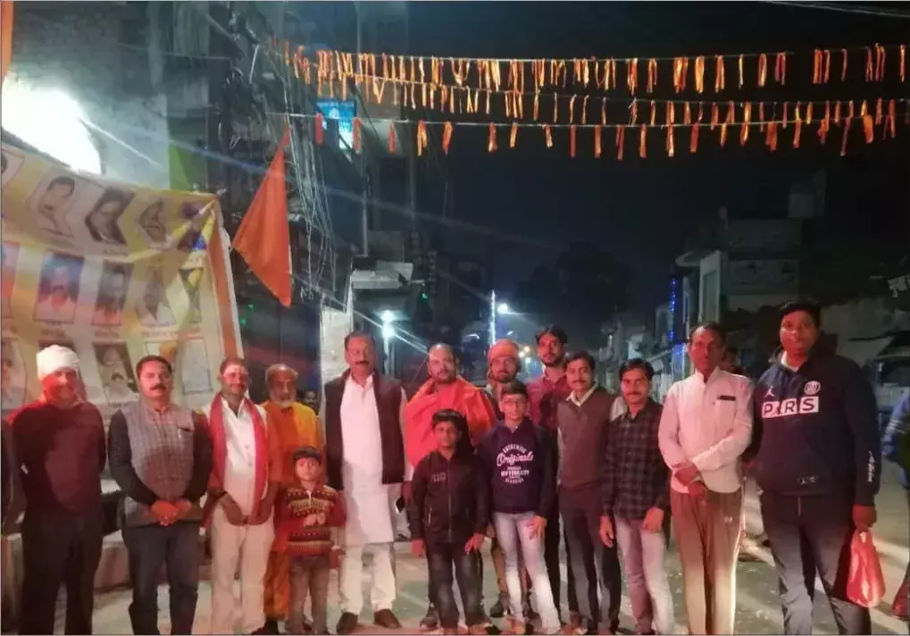 जौनपुर आने पर शंख व घण्टे-घड़ियालों से हुआ मां अन्नपूर्णा का स्वागत जौनपुर आने पर शंख व घण्टे-घड़ियालों से हुआ मां अन्नपूर्णा का स्वागत