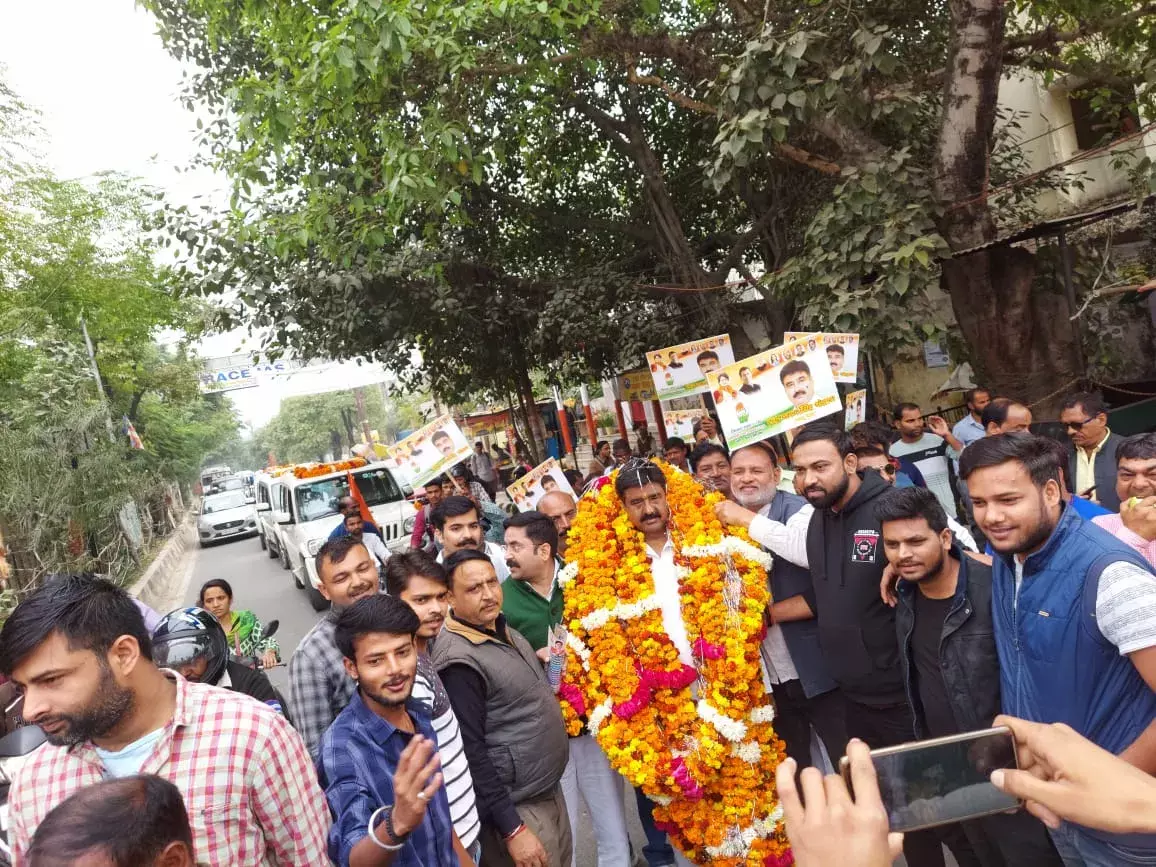 महंगाई के चलते कांग्रेसियों ने की 30 किलोमीटर पदयात्रा महंगाई के चलते कांग्रेसियों ने की 30 किलोमीटर पदयात्रा