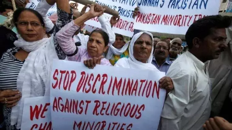 पाकिस्तान में नही थम रहा है अल्पसंख्यक समुदाय पर अत्याचार पाकिस्तान में नही थम रहा है अल्पसंख्यक समुदाय पर अत्याचार