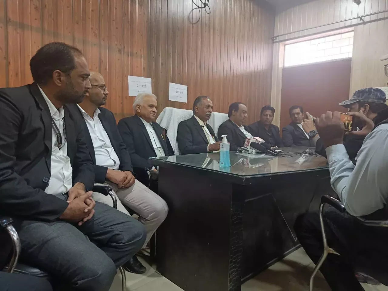 सहारनपुर अधिवक्ता एसोसिएशन की एक आवश्यक बैठक सम्पन्न सहारनपुर अधिवक्ता एसोसिएशन की एक आवश्यक बैठक सम्पन्न