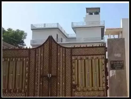 बांदा : कांग्रेस के विधायक रहे दलजीत सिंह के घर ED का छापा, पकड़ में मिला करोड़ों का टर्नओवर बांदा : कांग्रेस के विधायक रहे दलजीत सिंह के घर ED का छापा, पकड़ में मिला करोड़ों का टर्नओवर