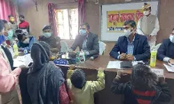 जिलाधिकारी ने सम्पूर्ण समाधान दिवस में सुनी फरियादियों की शिकायतें जिलाधिकारी ने सम्पूर्ण समाधान दिवस में सुनी फरियादियों की शिकायतें