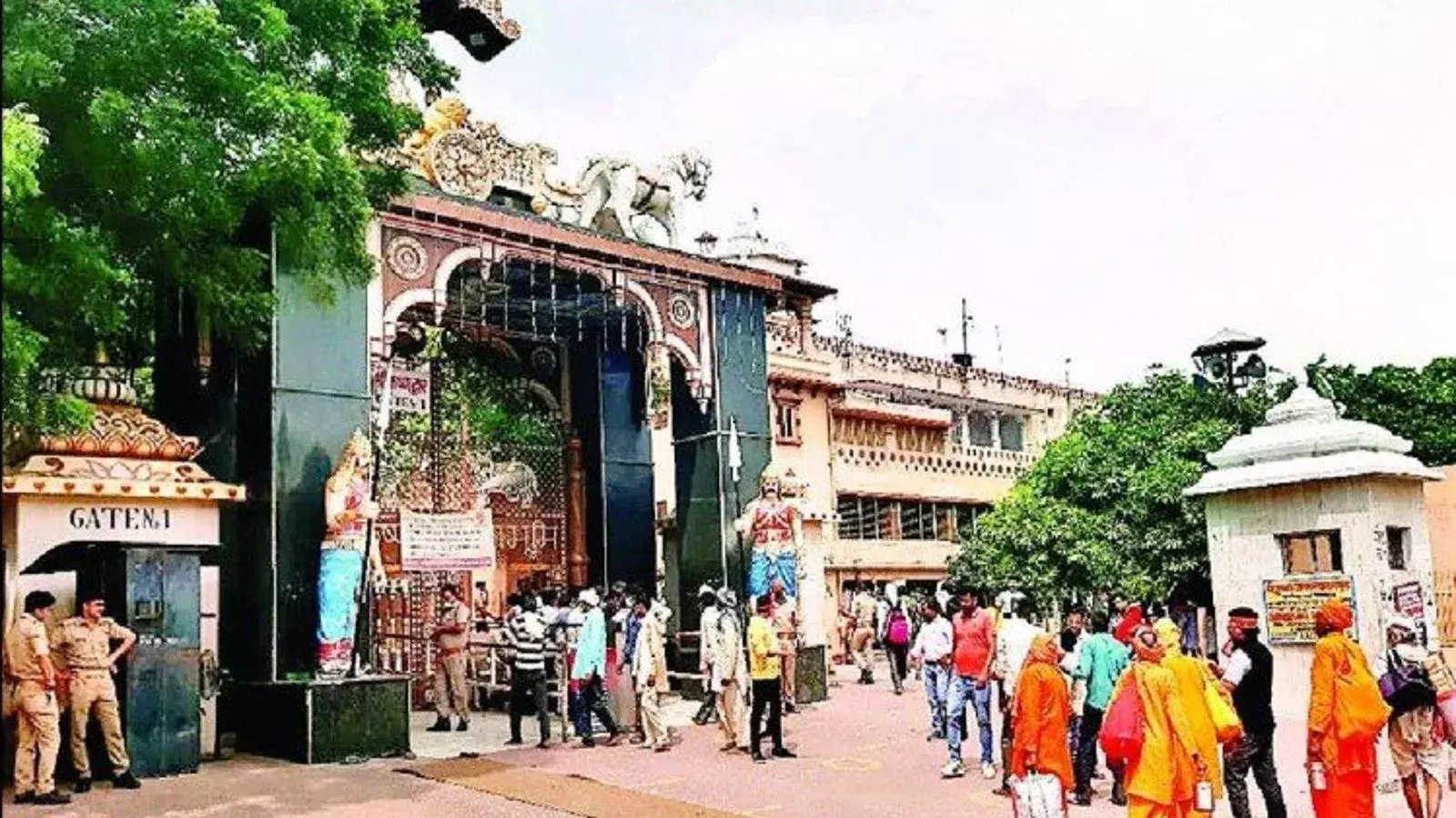 हिन्दू महासभा का पूरे उत्तर प्रदेश में लड्डू गोपाल का जलाभिषेक आज हिन्दू महासभा का पूरे उत्तर प्रदेश में लड्डू गोपाल का जलाभिषेक आज