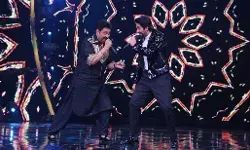 कुमार सानू और आयुष्मान खुराना ने रीक्रिएट किया मशहूर गाना दर्द करारा