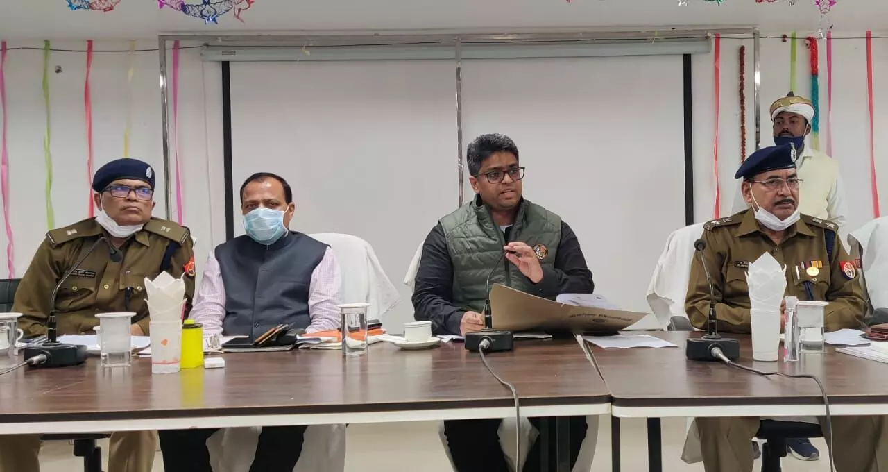 अधिवक्ता प्रकरण में डीएम,एसपी ने आरोप को जांच के बाद बताया निराधार अधिवक्ता प्रकरण में डीएम,एसपी ने आरोप को जांच के बाद बताया निराधार