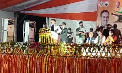 योजना के अन्तर्गत सम्पर्क मार्गों के 17 चालू कार्यों हेतु रू0 06 करोड़ 66 लाख 60 हजार की धनराशि की गयी अवमुक्त