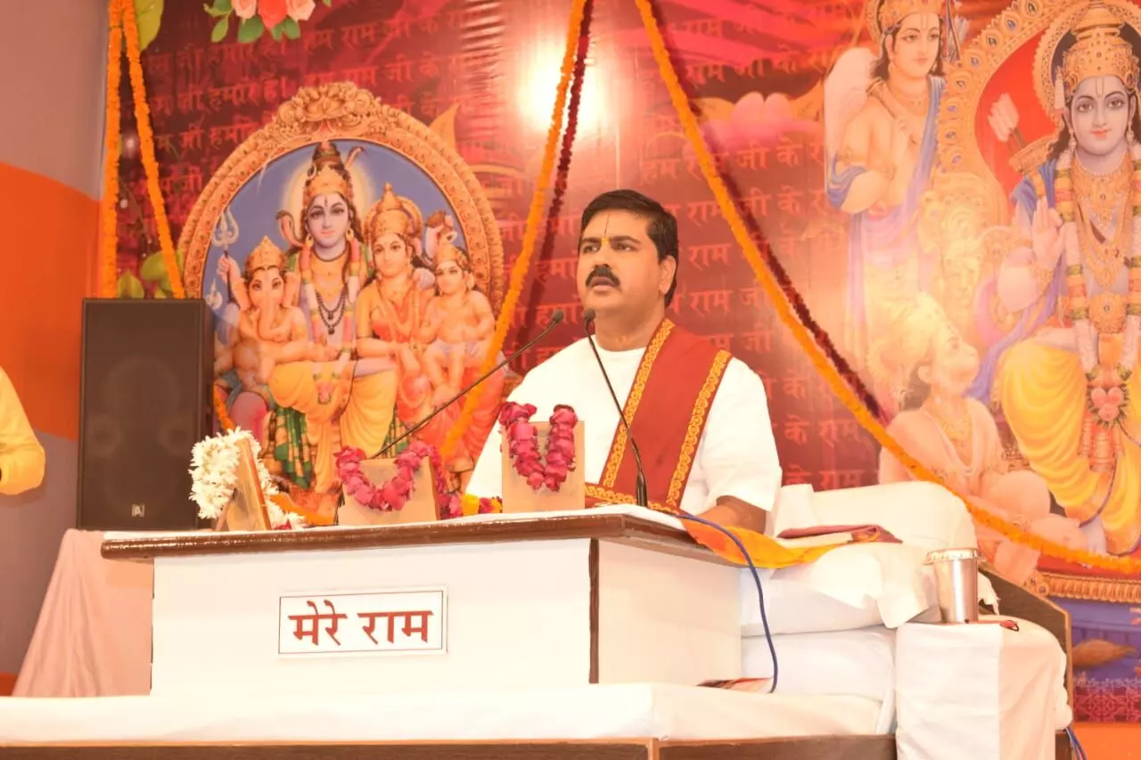 शिव से बड़ा कठोर संकल्प कोई नही ले सकता-राजन जी महाराज शिव से बड़ा कठोर संकल्प कोई नही ले सकता-राजन जी महाराज