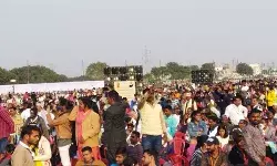 ग्राम उत्कर्ष समारोह में उत्तर प्रदेश के मुख्यमंत्री ने जनप्रतिनिधियों को दिया तोहफा