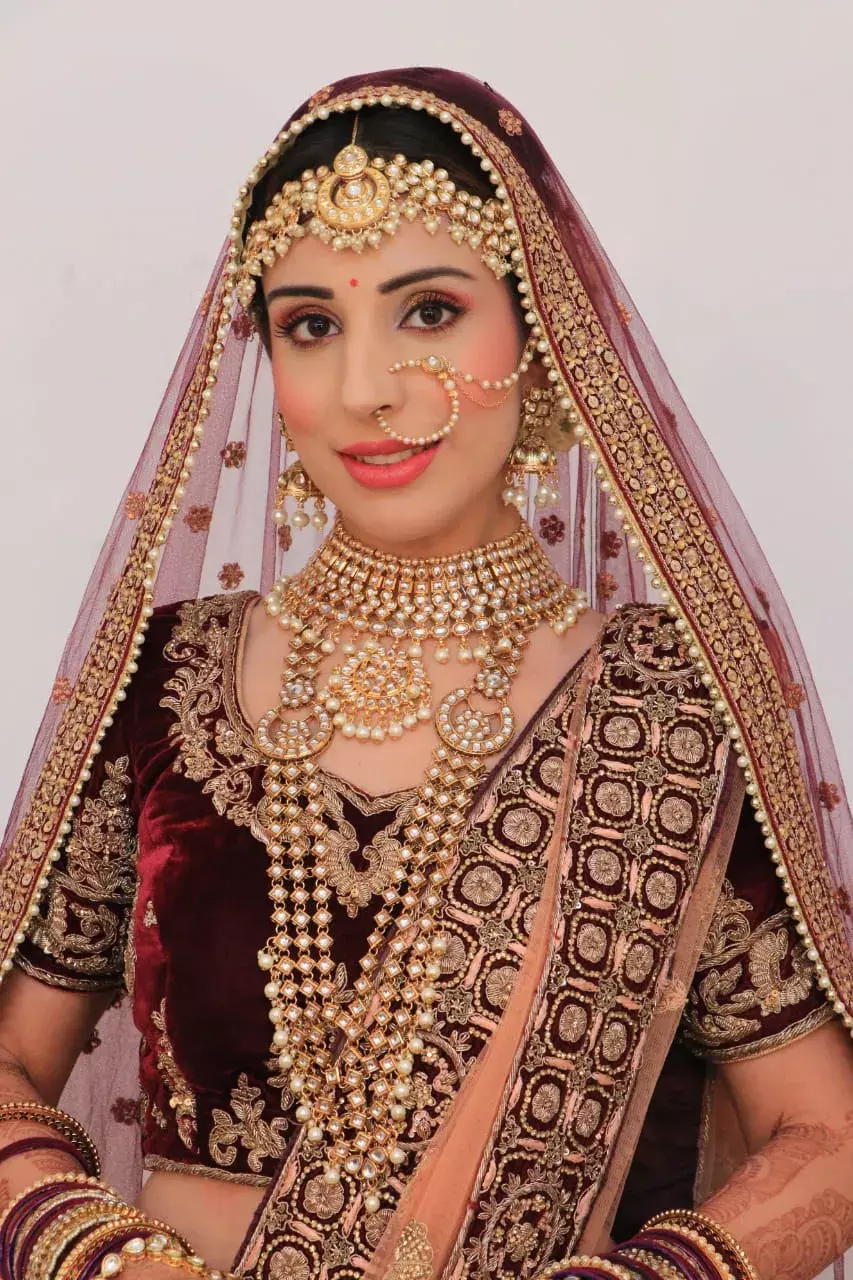 सिमरन कौर ने खुद स्टाइल किया अपना दुल्हन का अवतार