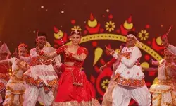 आईएफएफ में मौनी रॉय का मनमोहक परफॉर्मेंस