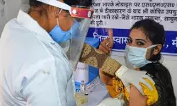 डीएम ने किया 15-18 आयु वर्ग के लिए डेडिकेटेड कोविड वैक्सीनेशन सेंटर का औचक निरीक्षण