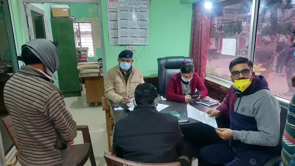 एसडीएम व एसीपी ने सुनी थाना समाधान दिवस में शिकायतें