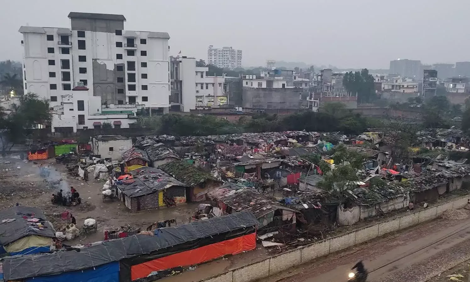 जनता का गुस्सा कही सरोजनी नगर में भाजपा को नुकसान न करवा दे जनता का गुस्सा कही सरोजनी नगर में भाजपा को नुकसान न करवा दे