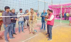 बालीबाल प्रतियोगिता में आजमगढ़ ने हरियाणा को हराया बालीबाल प्रतियोगिता में आजमगढ़ ने हरियाणा को हराया
