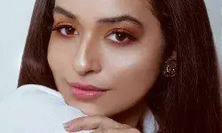 मेरा आइना मेरा इकलौता दोस्त रहा है- आंचल गोस्वामी