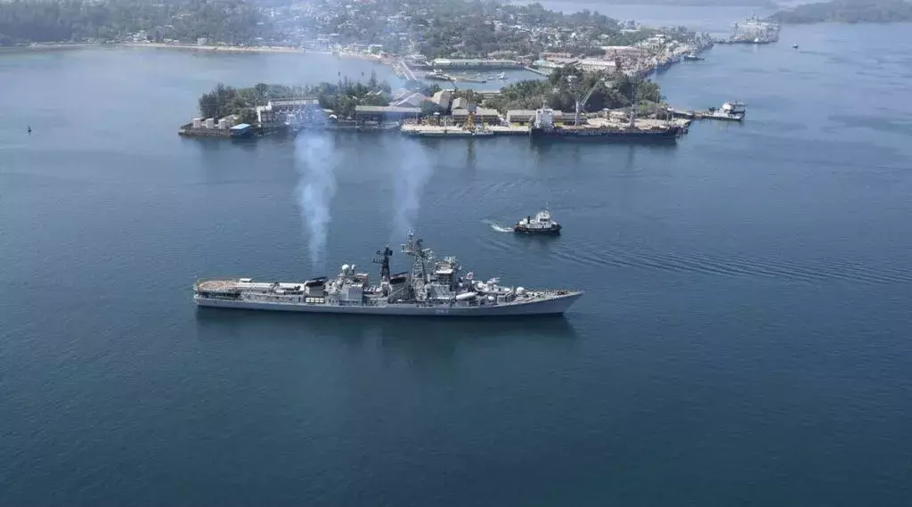 आईएनएस रणवीर पर ब्लास्ट, 3 नेवी जवान शहीद, कई घायल : INS Ranvir explosion आईएनएस रणवीर पर ब्लास्ट, 3 नेवी जवान शहीद, कई घायल : INS Ranvir explosion