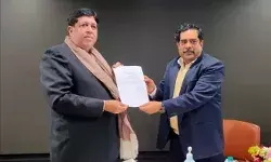 सरोजनी नगर थाना प्रभारी संतोष कुमार आर्य ने निकाला फ्लैग मार्च